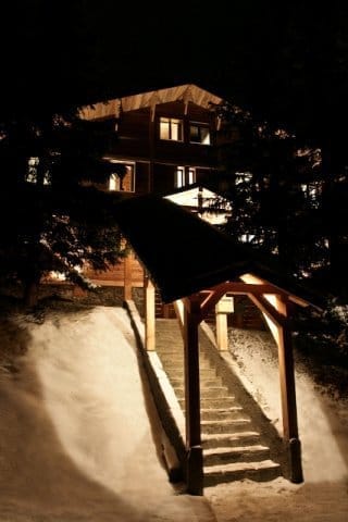 Ingang Catered Wintersport Chalet Penaroya in La Plagn